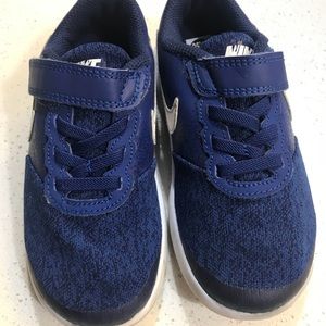 Nike Sneakers Toddler boys sz 11.5